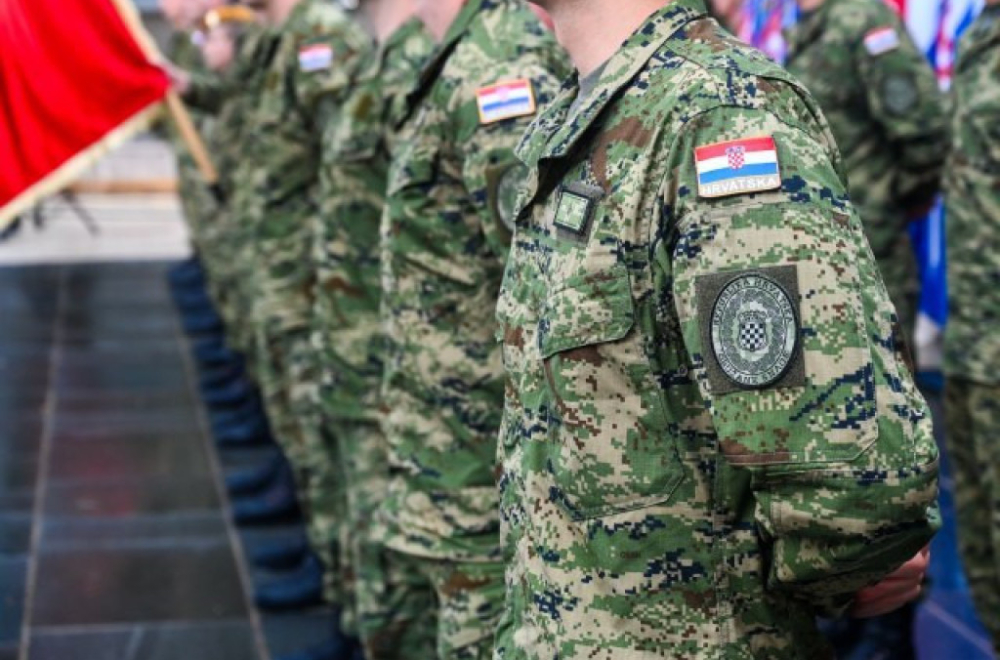 I srednjoškolci dobili poziv u vojsku: Roditelji u panici