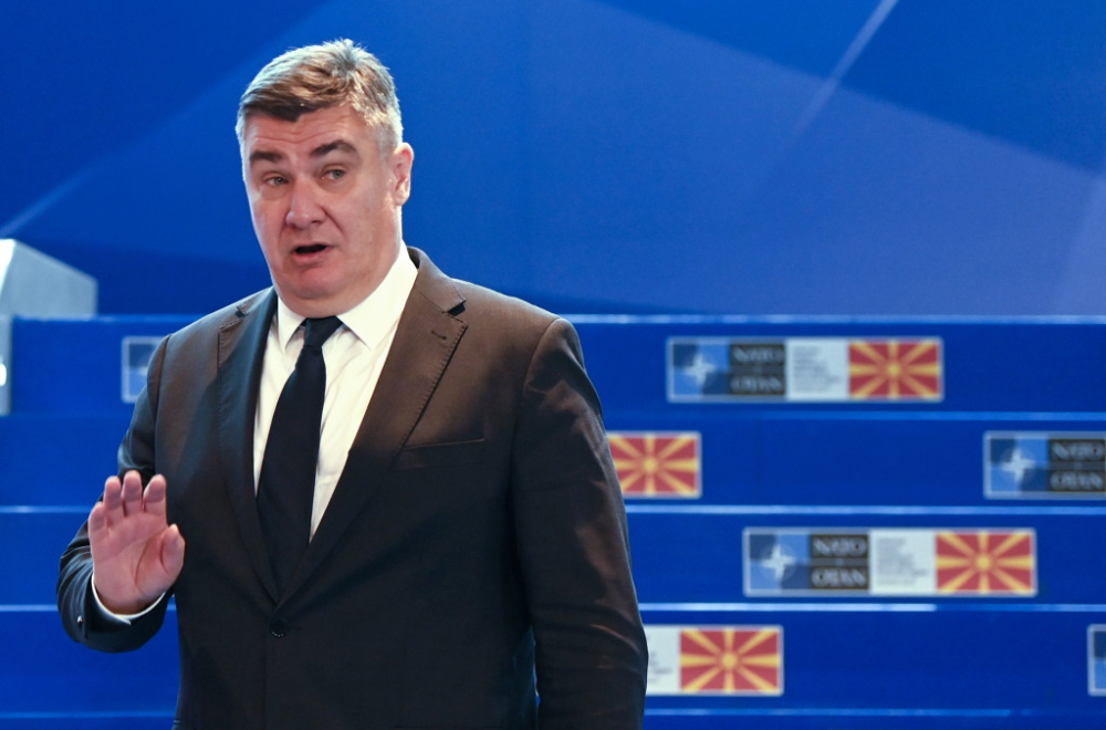"Kandidovaću se"; Na pitanje kada će to objaviti, rekao je "evo sad"