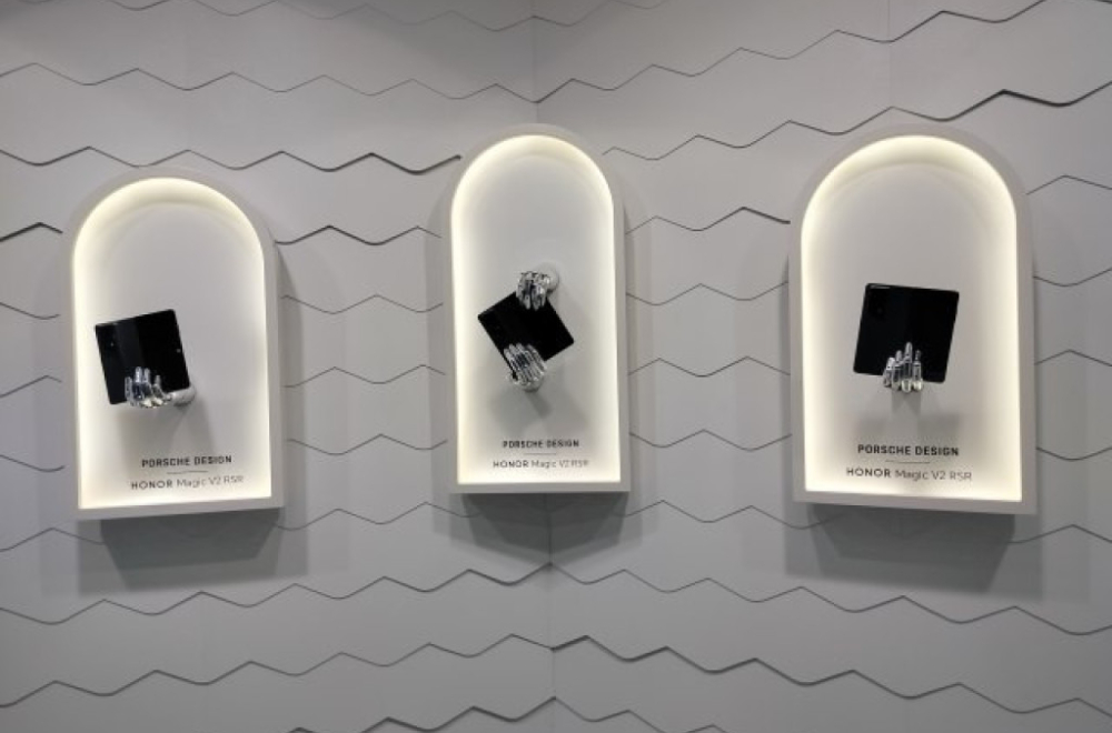 Posetili smo MWC 2024 u Barseloni: Psi-roboti, podvodni dronovi i prozirni ekrani FOTO/VIDEO