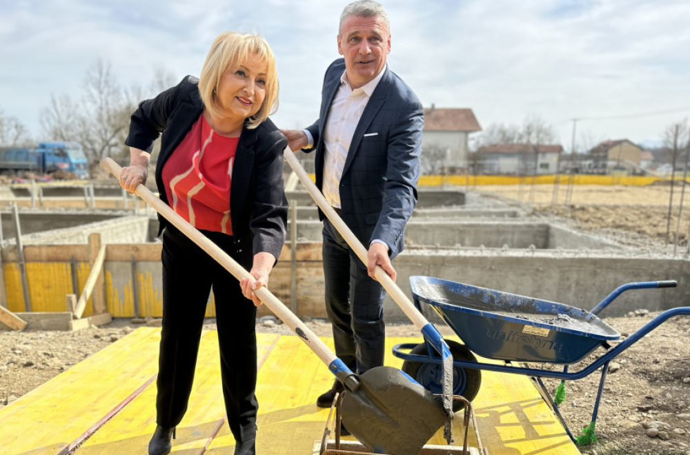 Položen kamen temeljac za dugoočekivani vrtić kod Čačka FOTO