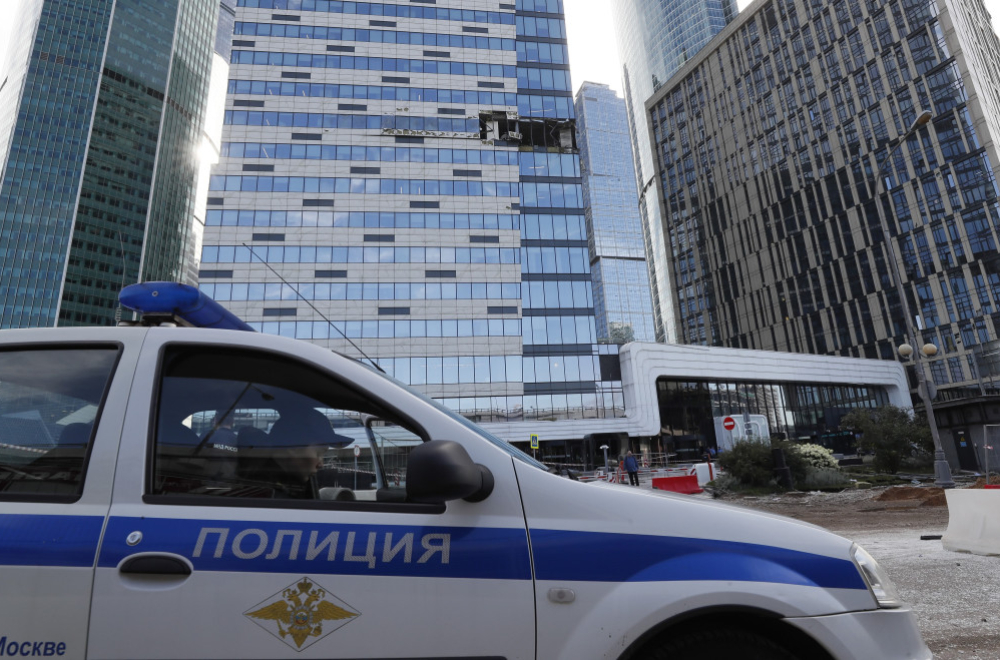 Ruski pevač pao kroz prozor i stradao: Kritikovao Putina, kruže razne teorije FOTO