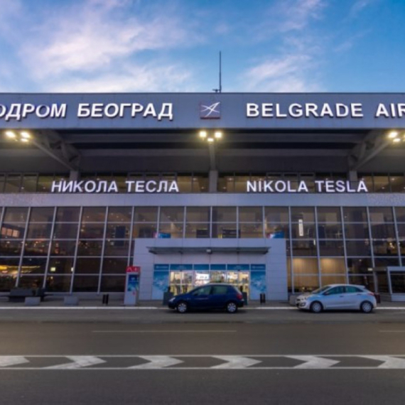 Dojava o bombi na aerodromu Nikola Tesla, putnici evakuisani