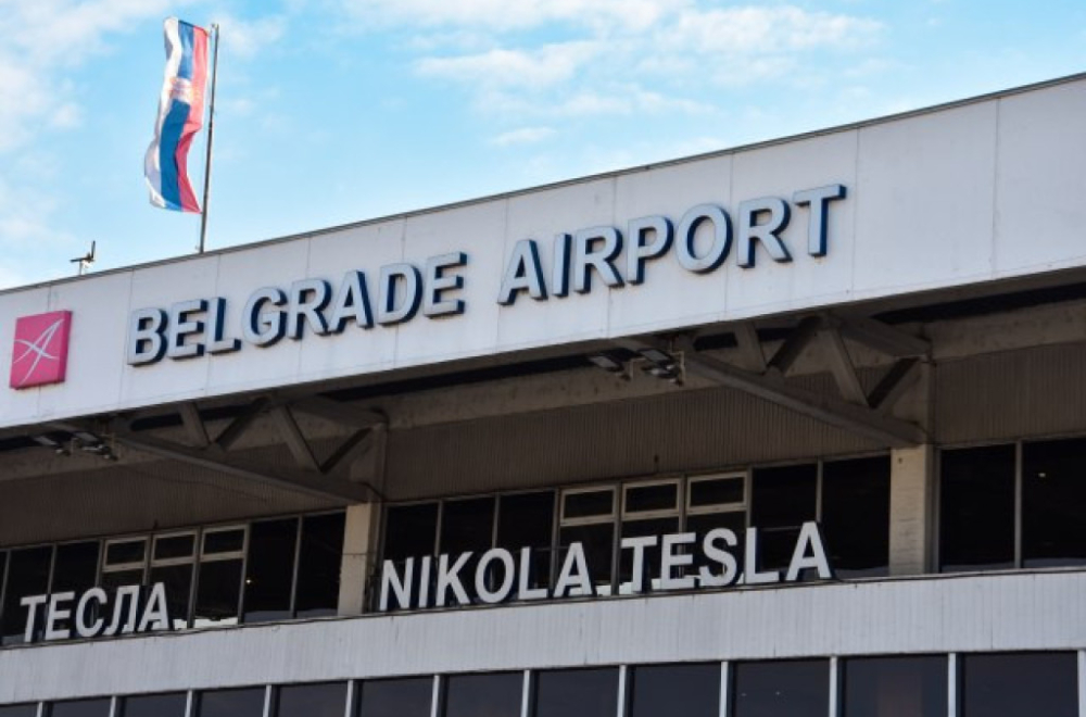 Dramatičan video sa aerodroma "Nikola Tesla": Putnici hrle ka izlazu VIDEO
