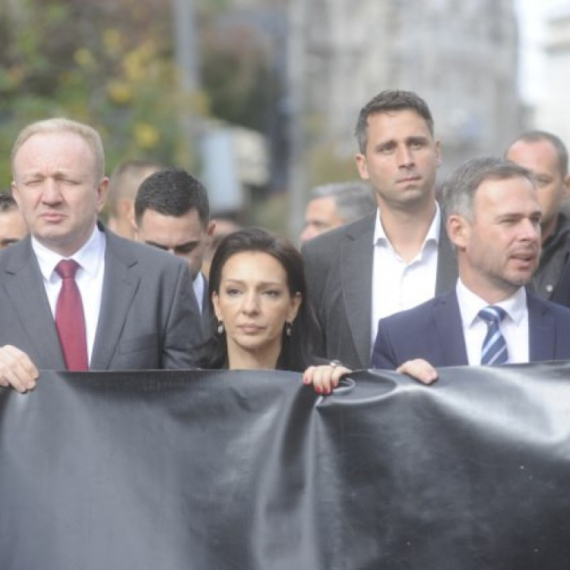 Bojkot opozicije propao: Idu na izbore sa onima koji ne idu na izbore
