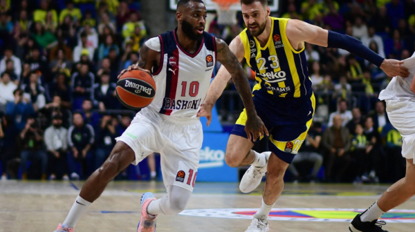 Guduriću duel protiv Marinkovića – Fenerbahče srušio Baskoniju uz rekord