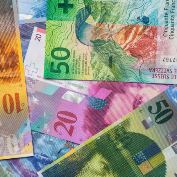 Skočila poznata valuta
