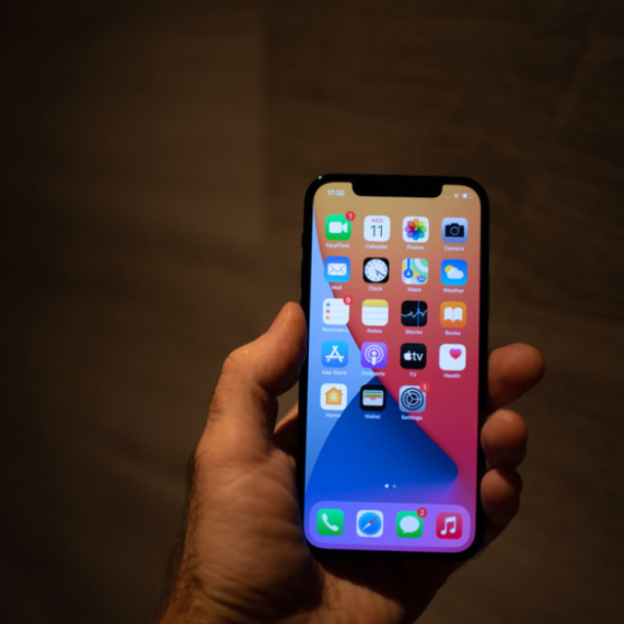 Novi udarac za Apple: U EU će morati da dozvole brisanje važne aplikacije?