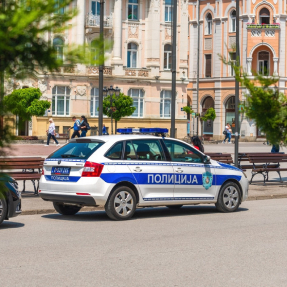 Uhapšeni tinejdžeri u Subotici: Palicama prebili sugrađanina; Evo šta je policija pronašla u stanu