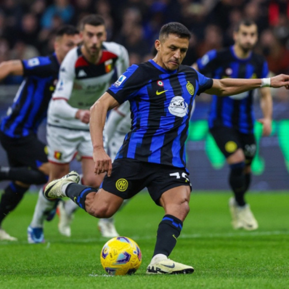 Aleksis vodio Inter do nove pobede