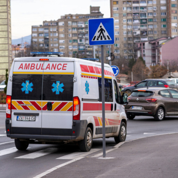 Udaren pešak u Novom Sadu: Prevezen na reanimaciju