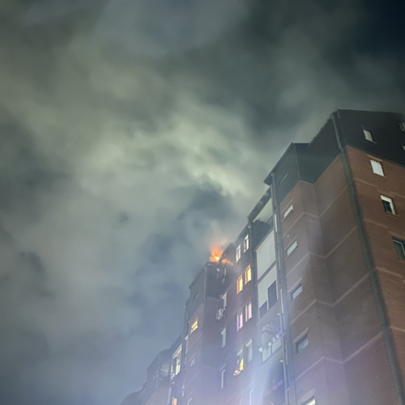 Kraj agonije: Lokalizovan požar u zgradi u Čačku, vatrogasci heroji FOTO