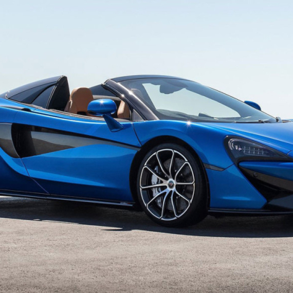 Ups, skupoceni McLaren završio u kanalu FOTO