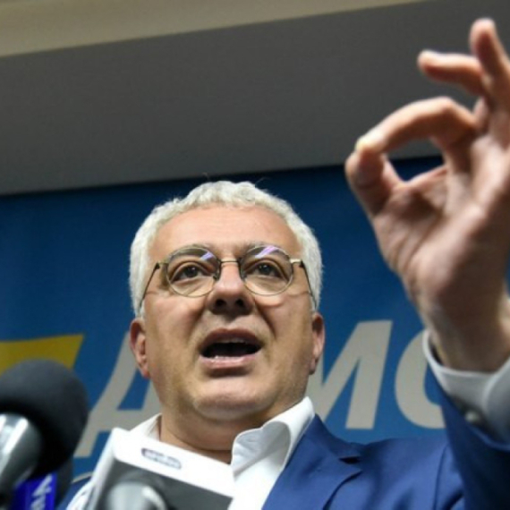 Mandić: Oslobodio sam Abazovića obaveze čuvanja tajnih podataka