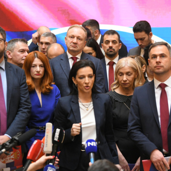 Demokratska stranka izvršitelje pripisuje Vučiću, a uveli ih Đilas i Marinika Tepić VIDEO