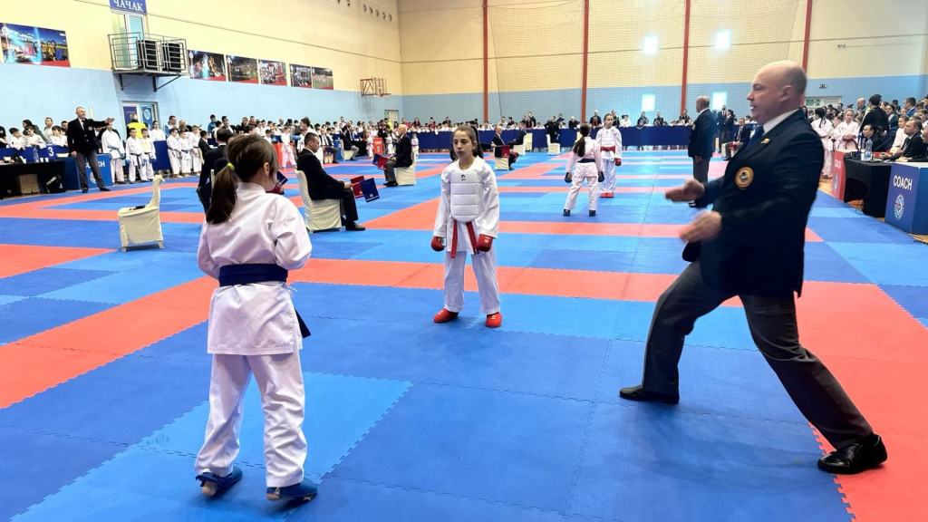 U Čačku se održava međunarodni karate tunir za decu FOTO