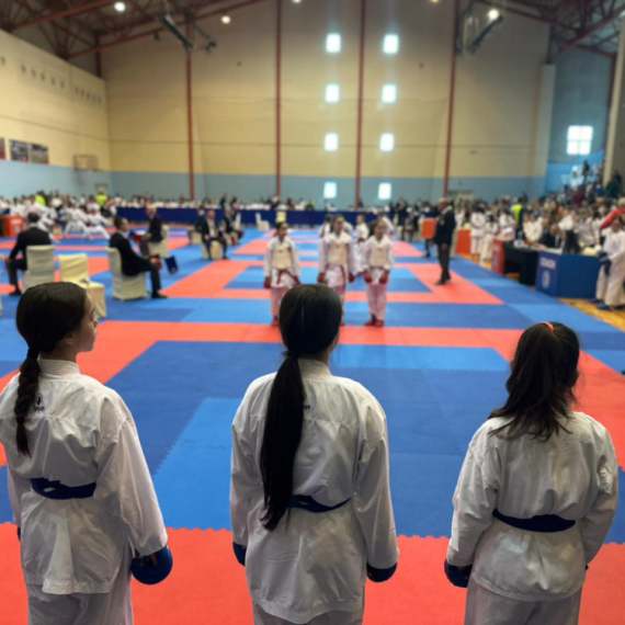 U Čačku se održava međunarodni karate tunir za decu FOTO