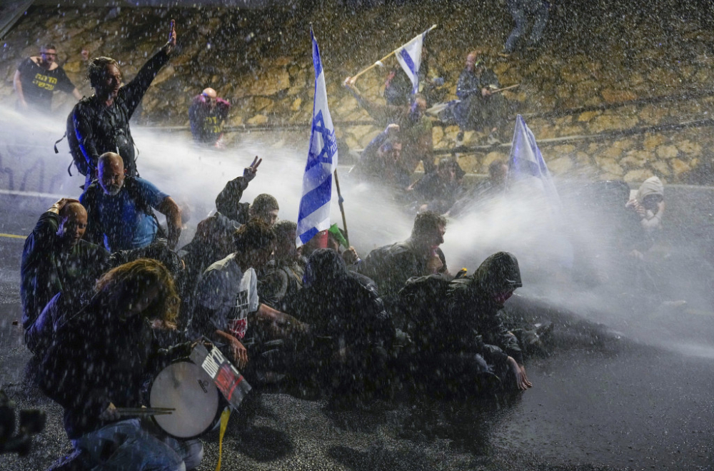 Haos u Tel Avivu: Protesti blokirali grad FOTO
