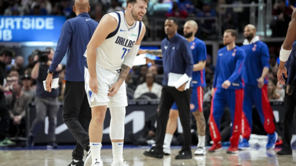 Dončić za istoriju, šestim tripl-dablom u nizu razbio Pistonse VIDEO