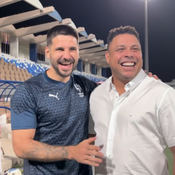 Mitrović i Ronaldo se ispričali – "vidim, igraš tenis?" VIDEO