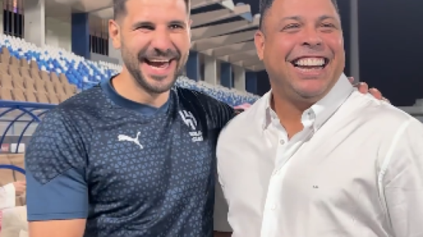 Mitrović i Ronaldo se ispričali – "vidim, igraš tenis?" VIDEO