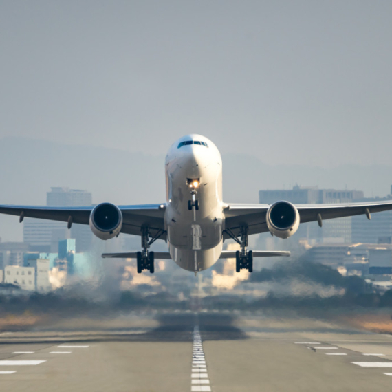Boingu tokom leta otpao deo; U avionu bilo 176 putnika