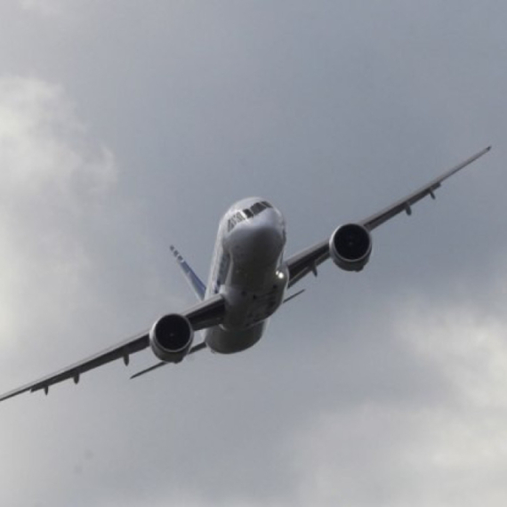 Drama na nebu: Avion pun putnika počeo da propada, veliki broj povređenih