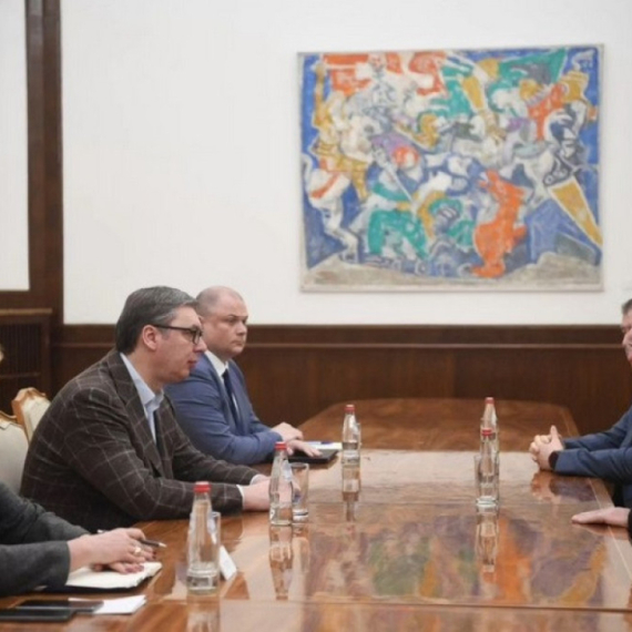 Sastali se Vučić i Hil FOTO