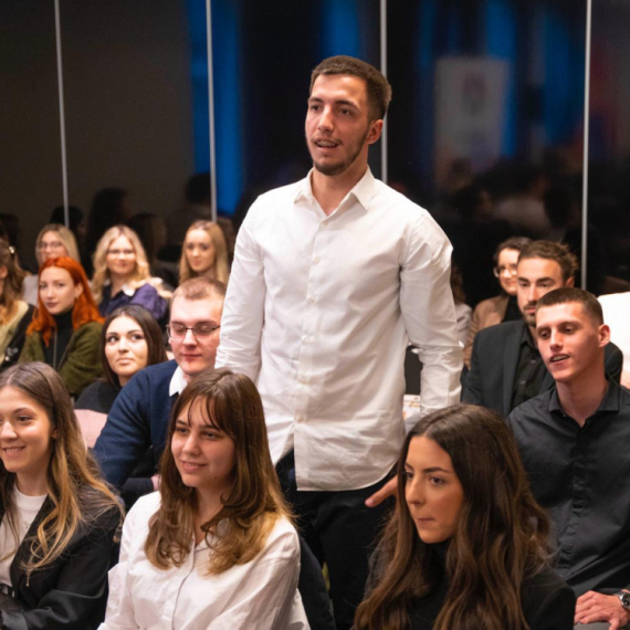 SAKOM nastavlja da podržava studente iz Srbije i Azerbejdžana