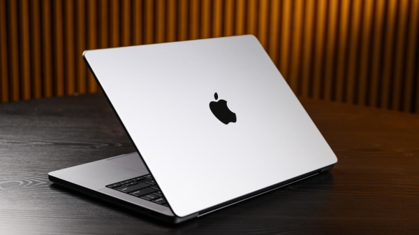 Apple prelomio: Poznati rival dobija potpunu kontrolu nad novim MacBook-om