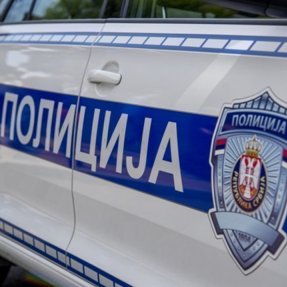 Izazvao saobraćajnu nezgodu, pa pobegao sa mesta nesreće