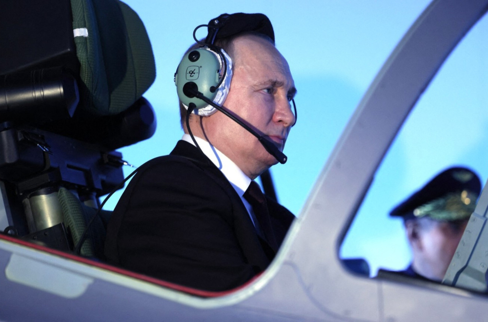 Snimljen borbeni avion, tik pored Putinove verzija "Air force one" VIDEO