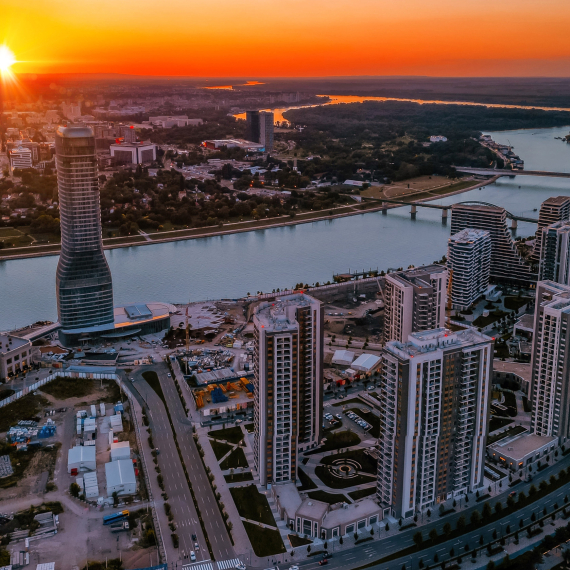 Svečanost povodom završetka radova na hotelu The St. Regis u Kuli Beograd; Prisustvuje Vučić
