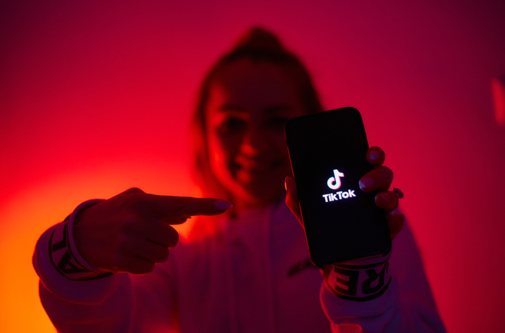 Šok u Francuskoj: TikTok optužen za ugrožavanje života dece