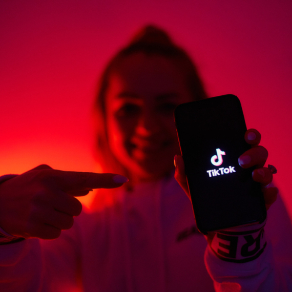 Drogirani pred kamerom: Opasni TikTok trend privlači milione mladih