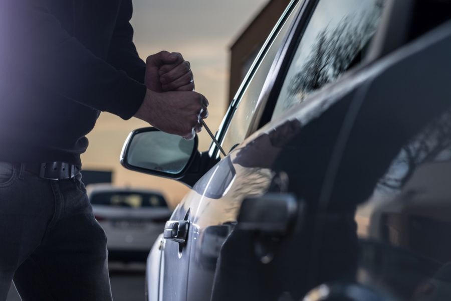 Kako sprečiti da vam obiju auto na letovanju?