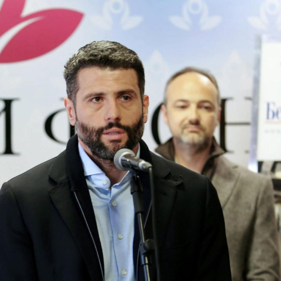 Šapić: Novac od akcije "Bebi parking-mesto" ulaže se direktno u opremanje porodilišta FOTO