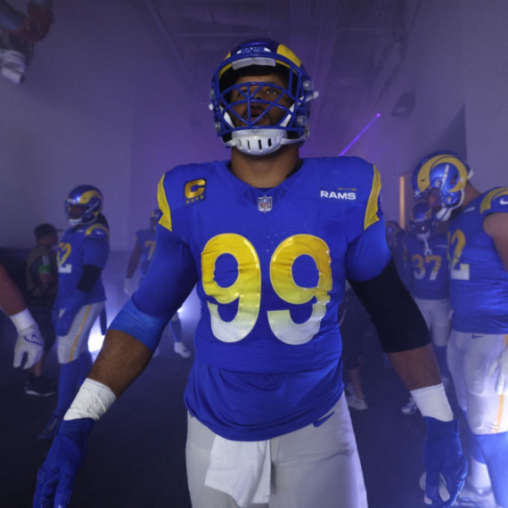 Legendarni NFL defanzivac objavio kraj karijere u 33. godini