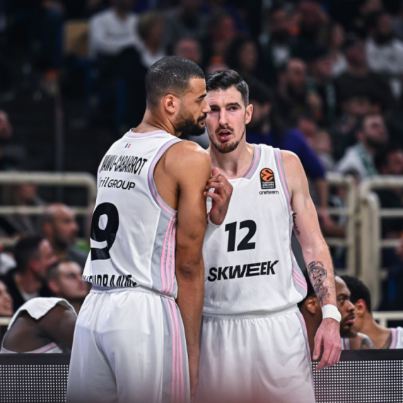 Asvel udaljio Efes od plej-in trke i pomogao Partizanu