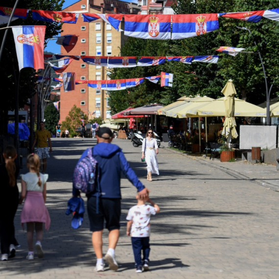 Ambasador EU: Zabrana dinara ozbiljno uticala na Srbe na KiM, hitno rešiti to pitanje