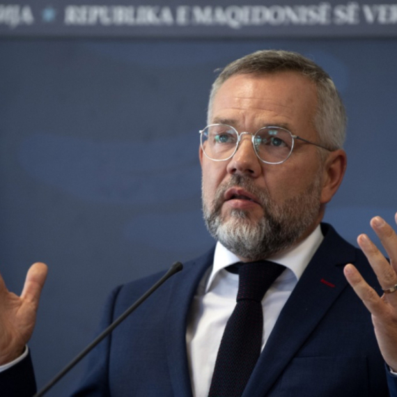 Član Bundestaga koji šuruje sa opozicijom: Hvala Crnoj Gori za podržavanje rezolucije FOTO