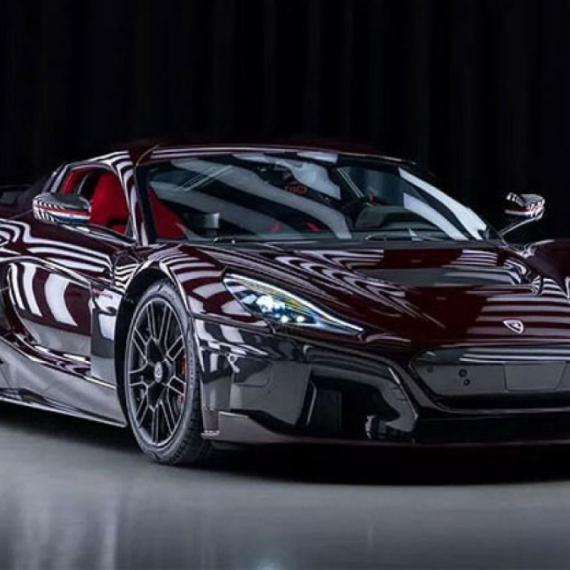 Rimac se pohvalio sopstvenom Neverom: Retrovizore krasi hrvatska zastava FOTO