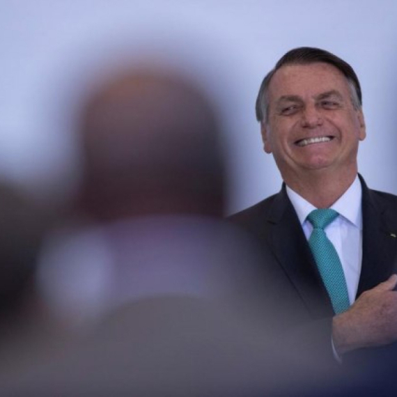 Bolsonaro dobio nanogicu; Preti mu kazna do 40 godina