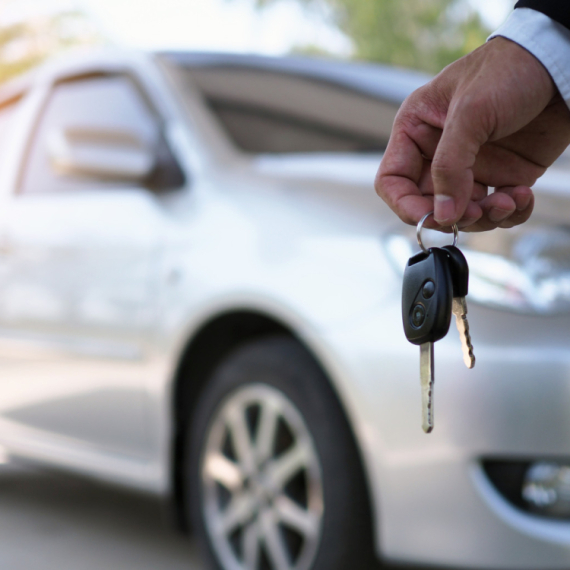 Prodao automobil u februaru, kupac sad hoće da ga tuži – zbog kvarova na vozilu VIDEO