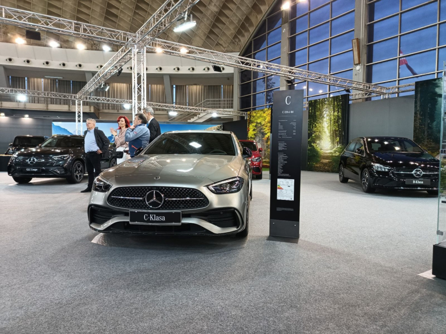 Skok prodaje novih vozila u Srbiji za 20%, kupci pazarili i 2 Ferrarija i 2 Lamborghinija