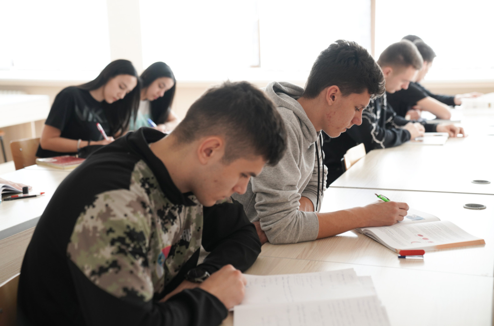 Veliki dan za osmake; Danas u 12 počinje probni test iz matematike