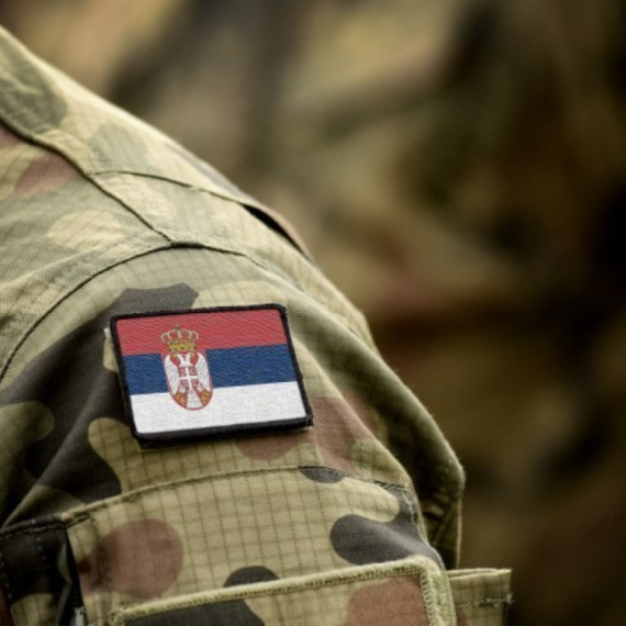 Vojska Srbije naredila evakuaciju i zabranu kretanja kod Titela