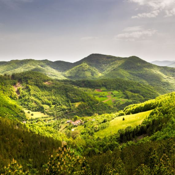 Ova srpska planina je popularna i tokom leta: Zvanično počela sezona, pregršt sadržaja za turiste VIDEO