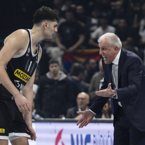 "Rekao sam Tristanu da pita Željka da li treba da mu nosi torbu, riba cipele..."