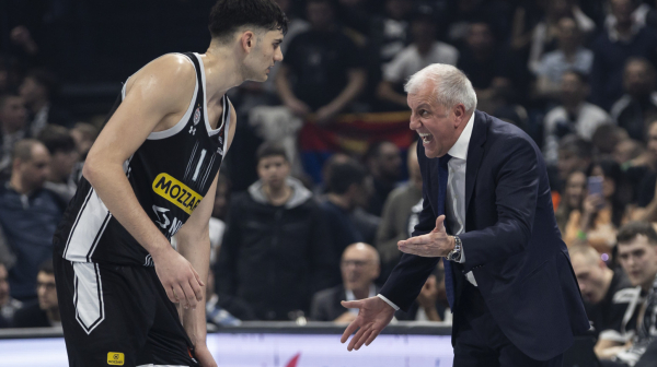 "Rekao sam Tristanu da pita Željka da li treba da mu nosi torbu, riba cipele..."