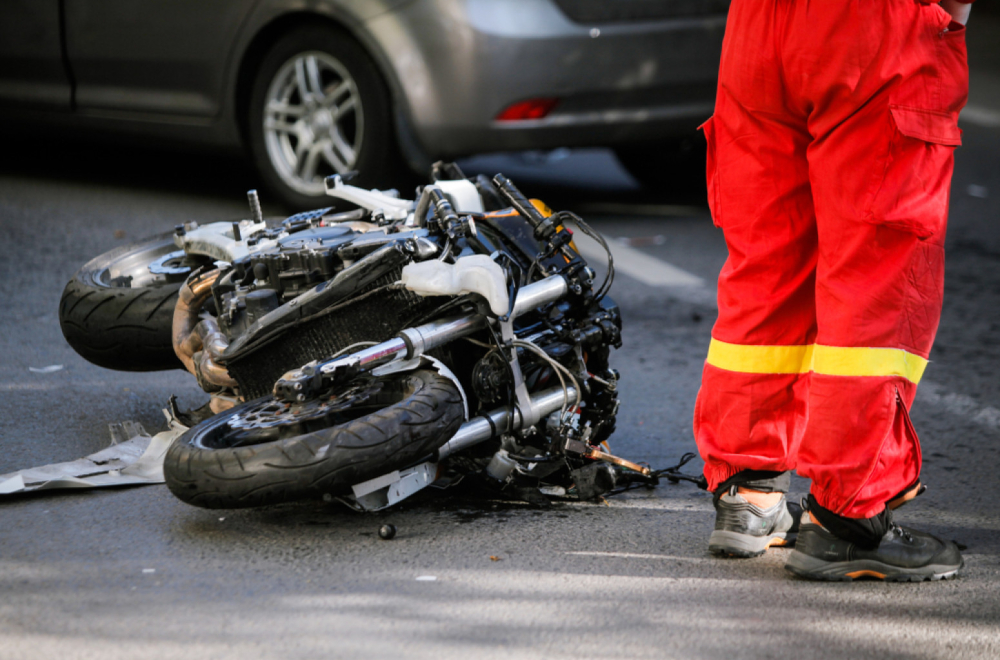 U nezgodi na Zrenjaninskom putu teško povređen motociklista